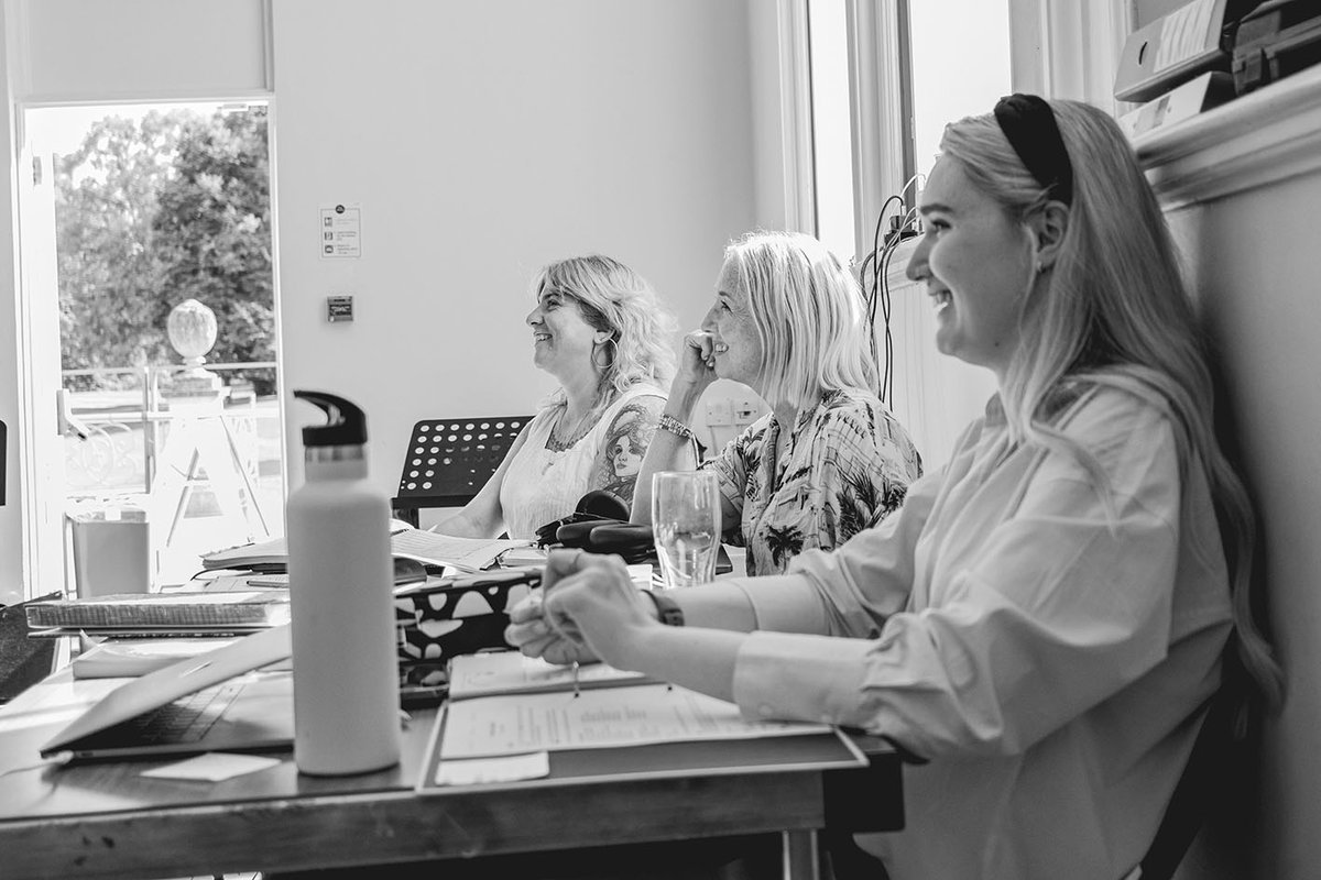 Week 1 of rehearsals is almost at an end! And what an absolutely cracking bunch of people to work with. Less than 3 weeks 'til opening night so keep up with all the shenanigans at:
blackeyedtheatre.co.uk/shows-2/shows/… #OhWhatALovelyWar