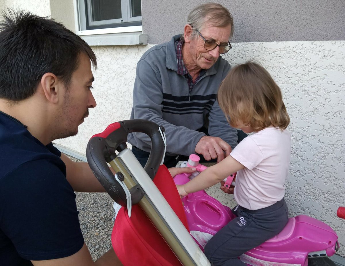 hebdo39's tweet photo. 📍 Bresse Haute Seille

❓Trois questions à Jean-Philippe Clerc

Il est président du fablab de Commenailles « l'Atelier Made in iki » en Bresse Haute-Seille. L’association vient de mener de beaux projets. Explications…

👉 https://t.co/ydqSM4s2dL

#pressegratuite #hebdo39 #jura https://t.co/YbqbvLVcw4