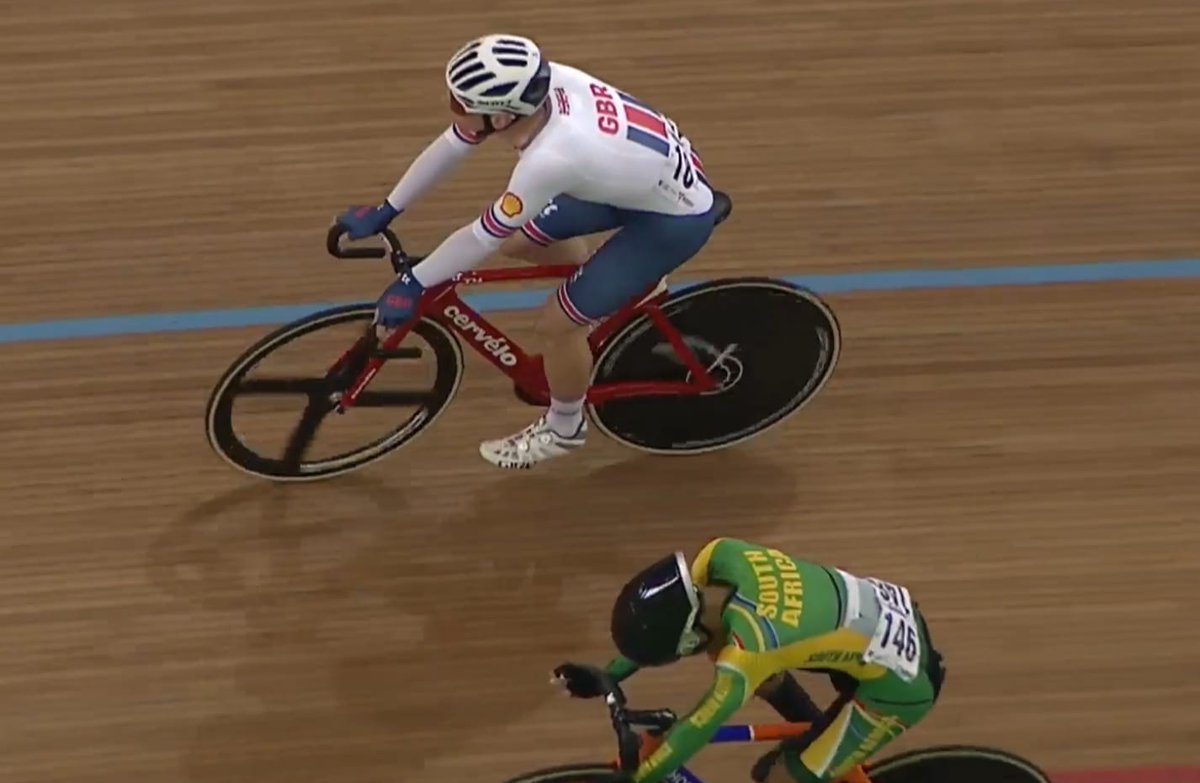 DSVSHIFTAcademy's tweet photo. Ethan did us all very proud last night, qualifying for the Scratch Finals and giving his absolute all. The average #speed for the 10km #Scratchrace was 55kph, try to wrap your head around that 🤯 https://t.co/uaIpZ5cH58