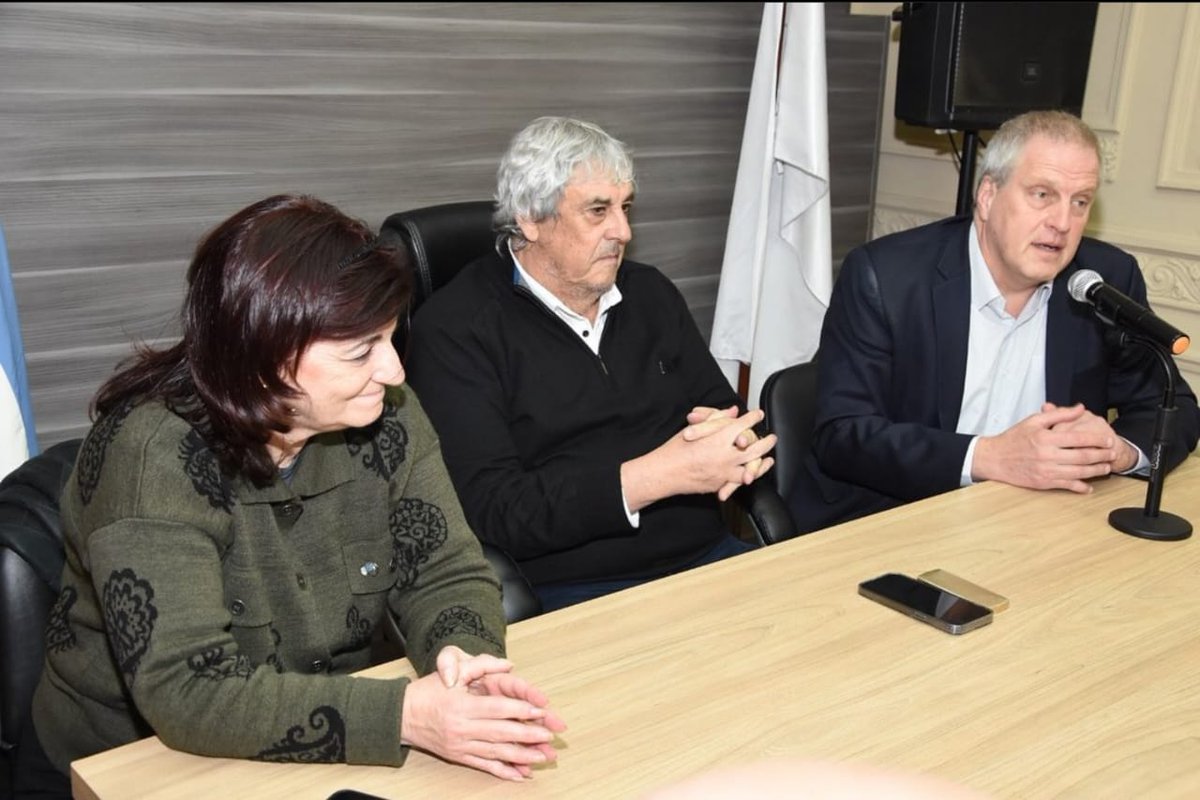 Agradezco la invitación de Sergio Romero de la <a href="/UDAcentral/">UNIÓN DOCENTES ARGENTINOS</a> al emotivo acto por los 70 años de su fundación.