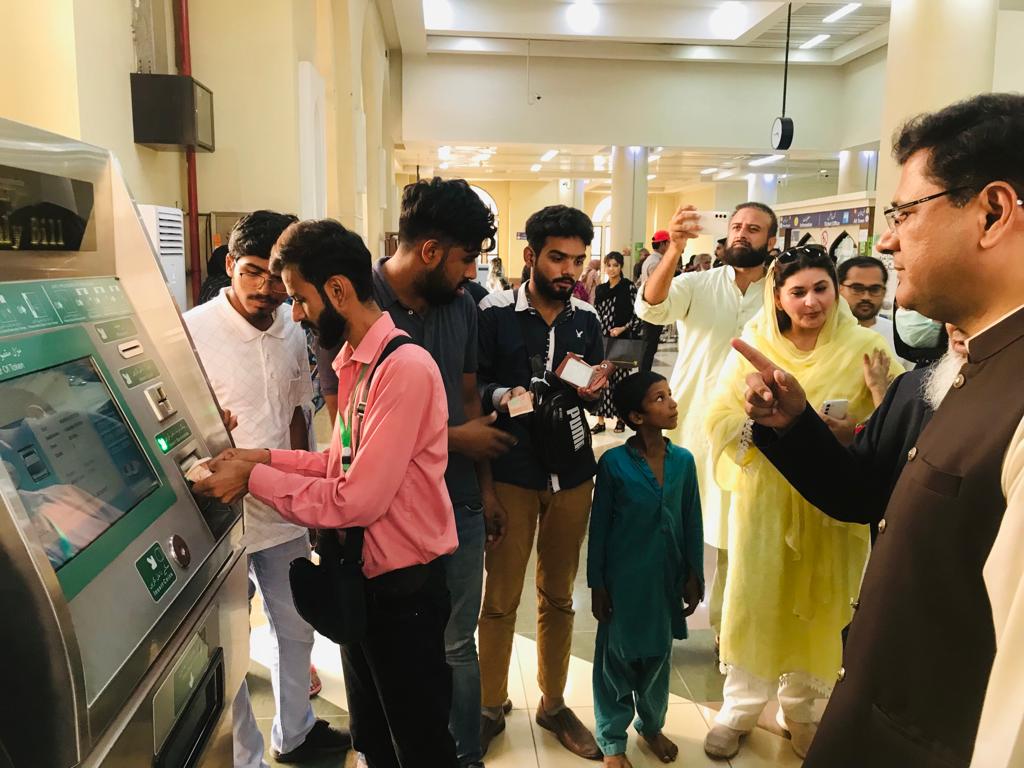 TransportDeptt's tweet photo. During a visit of the Orange Line Metro Train (#OLMT), Secretary Transport, Dr. Ahmed Javed Qazi, took a hands-on approach in evaluating operations and issued clear and strict directions to ensure better service delivery.

#TransportDepartment
#Lahore 
#Anarkali
@ibrahimhmurad https://t.co/SvEjBKZGvP