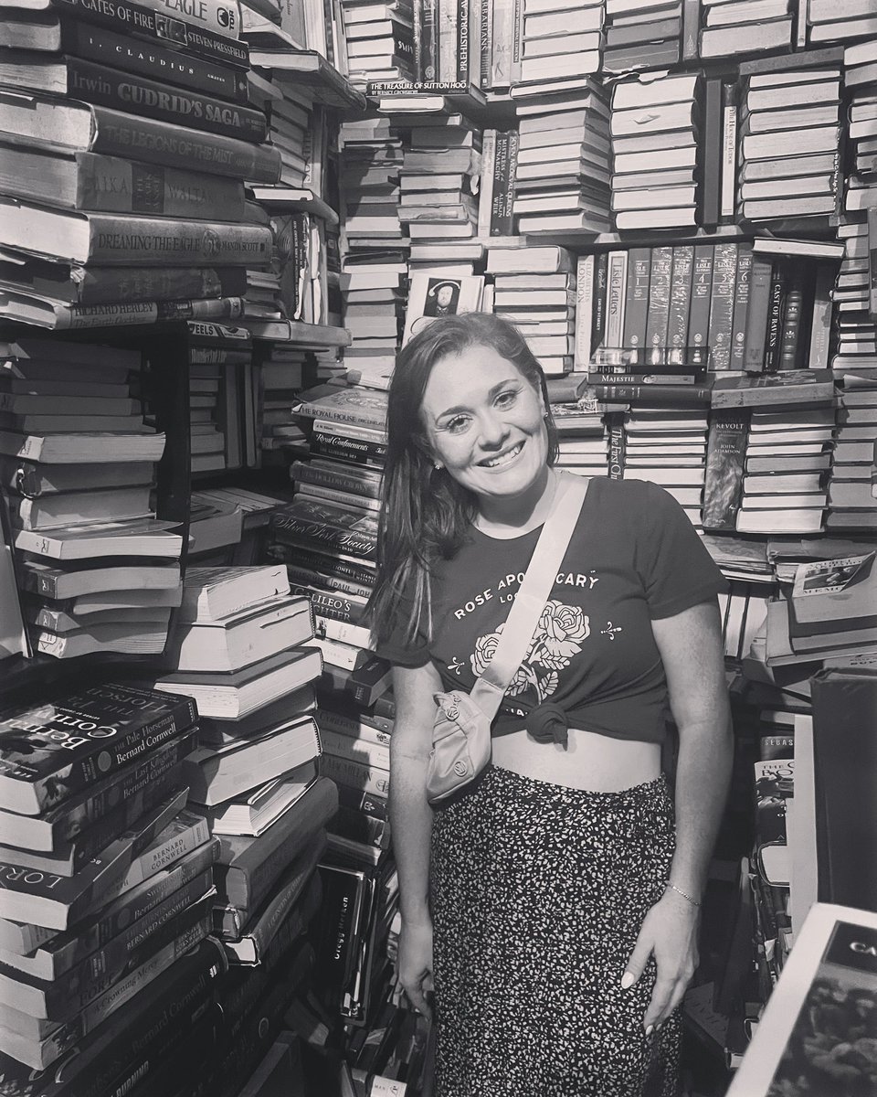 AshCampbell31's tweet photo. In my happy place. Found the cutest book shop in New Orleans! https://t.co/fXLf77bp8z