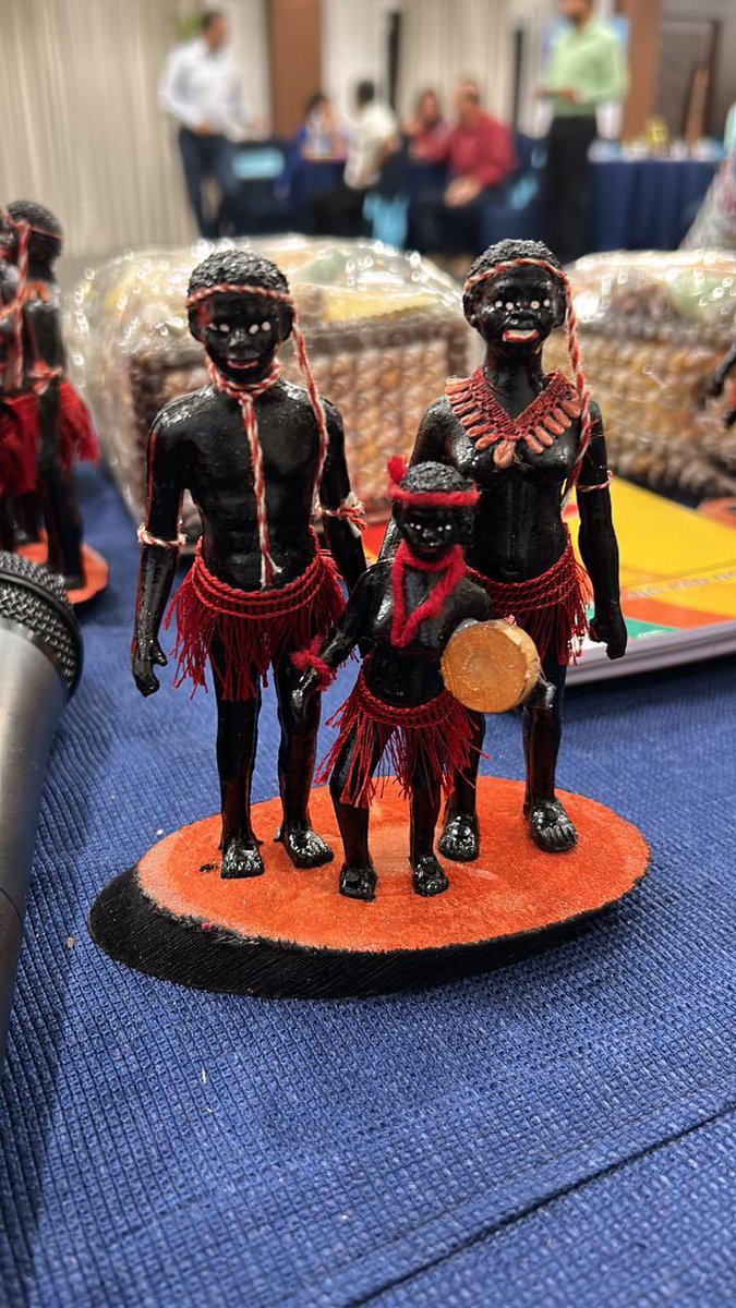 acorruptedhuman's tweet image. Meet Brian: the human archive 🧠📚! His mind holds every memory like a treasure, making forgetting a foreign concept. 🕰️ From first words to fleeting moments, nothing escapes his memory vault. 🧐 #MemoryMaster #NeverForget
#uglyeagle #uglyeagleontheway