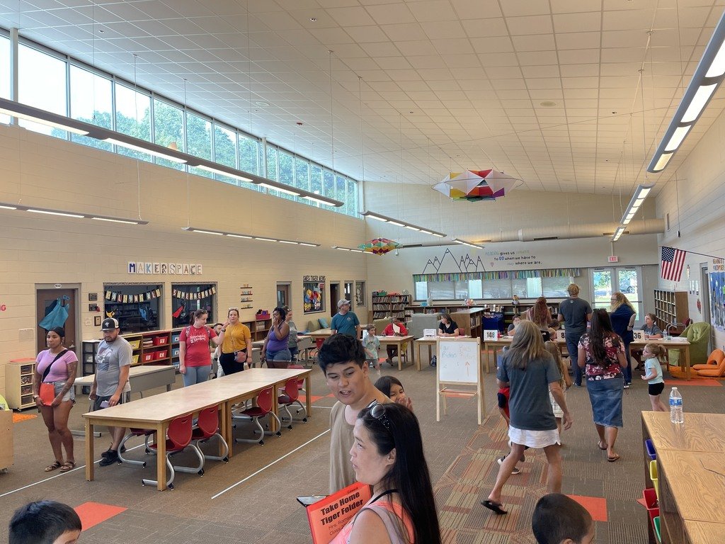 NCCSschools's tweet photo. Our elementary schools also welcomed new and returning students at open house. At South Newton, students met their teachers and parents received important information about this school year. We can't wait to start the school year! #whatdoesyourdashmean https://t.co/j86hXqkM3l