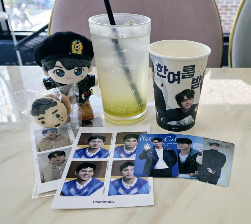 #한여름밤의별_옹성우

켜줘 성우 사랑하는건 또 어떻게 아시궁🤭
이쁜 액자사진 많았는데 빛이 다 찍혀서(또르르)
귀여운 옹카롱과 함께!! 즐거웠어요💙

<a href="/950825_com/">옹성우닷컴</a>
<a href="/WNOisS2/">옹서남북 :˙</a>
<a href="/amazing_osw/">amazing</a>

#언제나성우편_옹일병_생일축하해
#ONGE_HAPPYDAY
#다시스물여덟_옹데이축하해