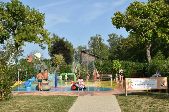 lejdc_fr's tweet photo. Le Stade nautique, à Decize, a fait cet été le bonheur des familles

https://t.co/SELenwRQaz https://t.co/eDtUr8gTam