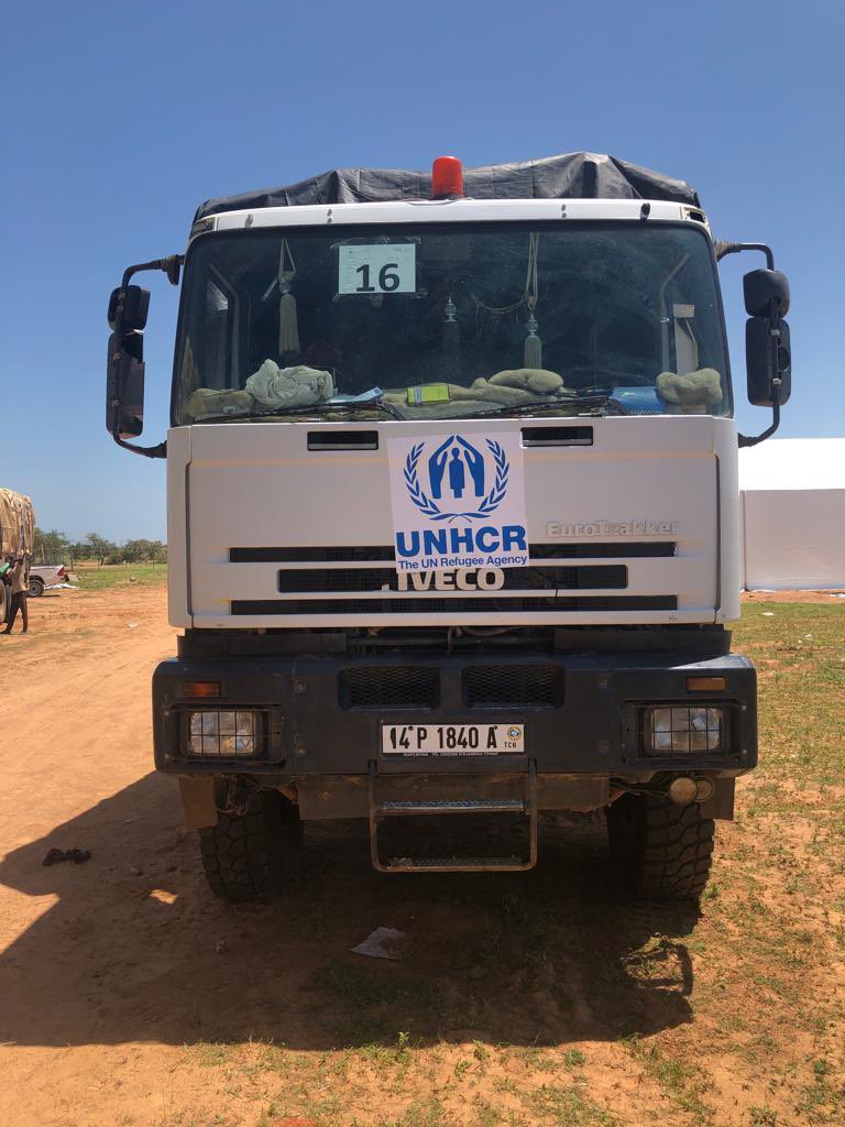 Exciting news! 5 trucks packed with supplies are set for West #Darfur 🚚 

This kicks off <a href="/UNHCRinSudan/">UNHCR Sudan</a>'s cross-border aid operation via #Chad, ensuring support reaches Darfur's communities affected by war &amp; inter-communal clashes 

Thanks 🇸🇩 🇹🇩