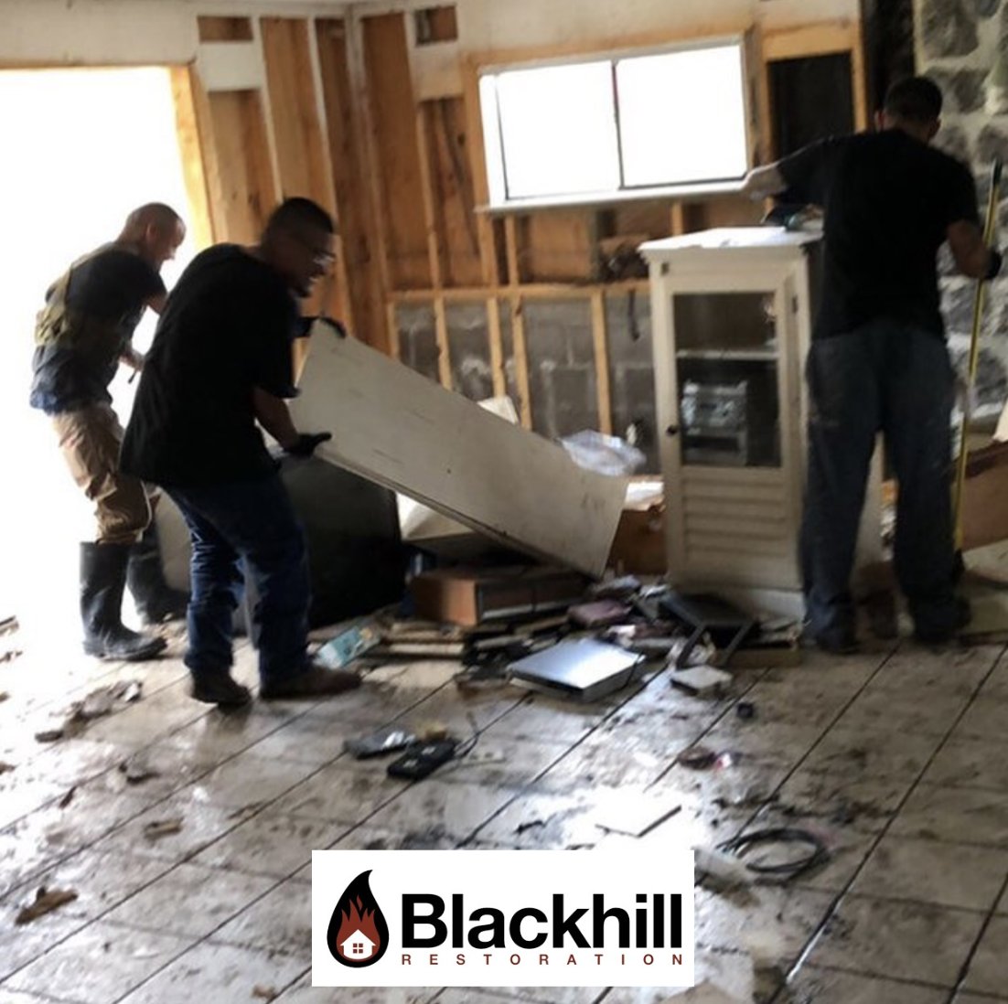 Working hard in the aftermath of a hurricane.

Call for 24/7 service: 800-948-6101