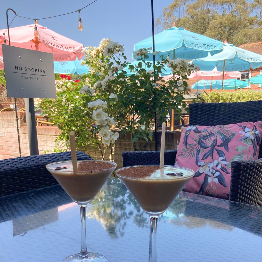 lifehousespa's tweet photo. We’ve been making the most out of the summer by having every meal we can out on the terrace. And it seems like we’re not the only ones loving dining al fresco! 📸: lancepaters1 https://t.co/HIdjT8qSVS