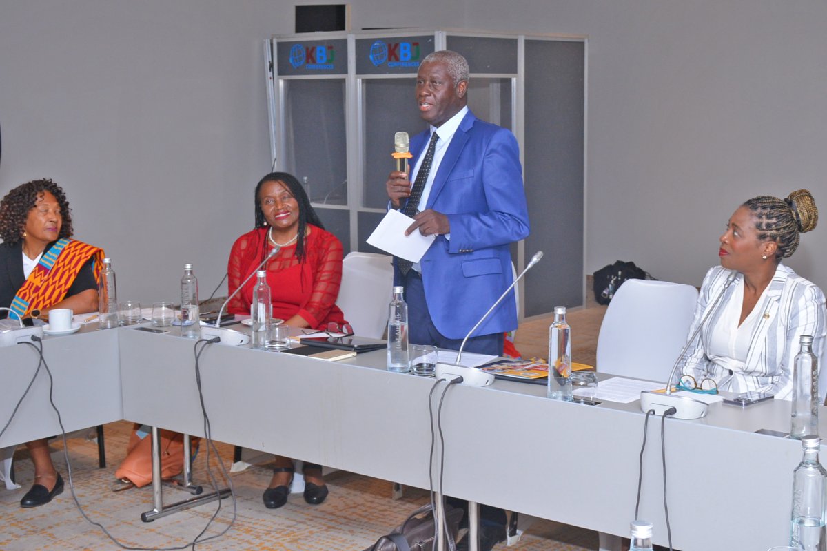 AmchamSenegal's tweet photo. De passionnantes discussions avec la @villededakar  l'@sa_apix , @portdakar et l'@AIBDsa ont abouti à la signature d'accords de coopération prometteurs. Impatient de voir les fructueuses opportunités qui découleront de cette collaboration internationale. https://t.co/rBKmWMRoqU