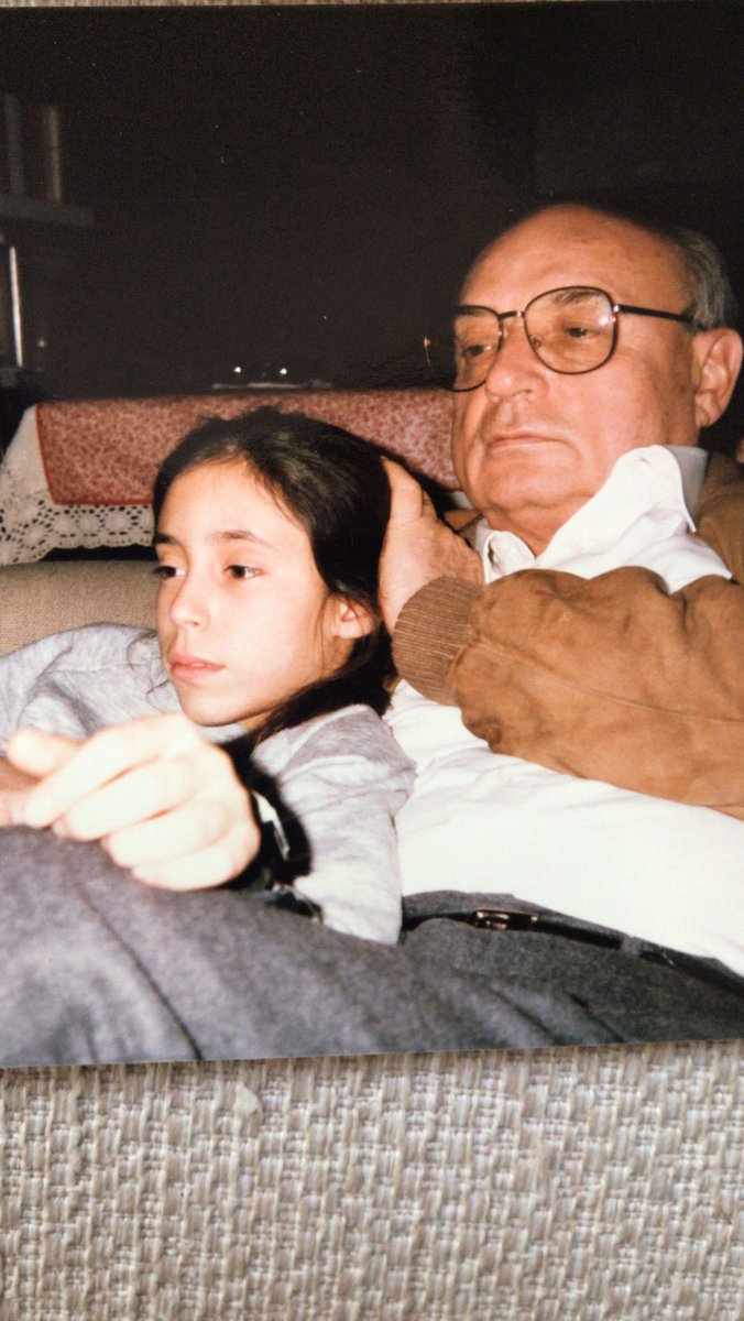 “Poi ti diranno 
che avevi un nonno generale…”
 
Lettera al Presidente Mattarella.
Caro Presidente le scrivo, 
perché ho bisogno di lei, che è il mio baluardo da quando mio nonno non c’è più… instagram.com/p/CwXgBV2MzoG/…