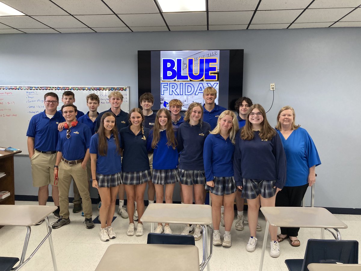 Supporting the kickoff of #BlueFridayWashMo with my <a href="/BorgiaHS/">St. Francis Borgia High School</a> advisement group.      ❤️ this community support 💛💙🤍
