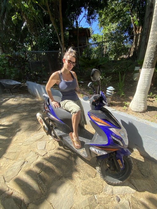 Weekend Special!! 🤗 ONLY $6 bucks to blow your 💦💦💦 Spots limited so subscribe now and come play. #onlyfans<a href="/tag/onlyfans"class="tags"><span>#onlyfans</span></a>