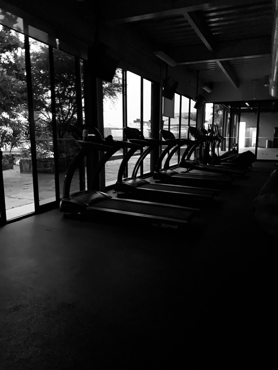 jesusrglez's tweet photo. AM Workout 🏋️‍♀️ 🏃🏻‍♂️ Let’s GO
#OutworkOthers #Over40Club #TeamSeSudó https://t.co/csBGLJbMrX