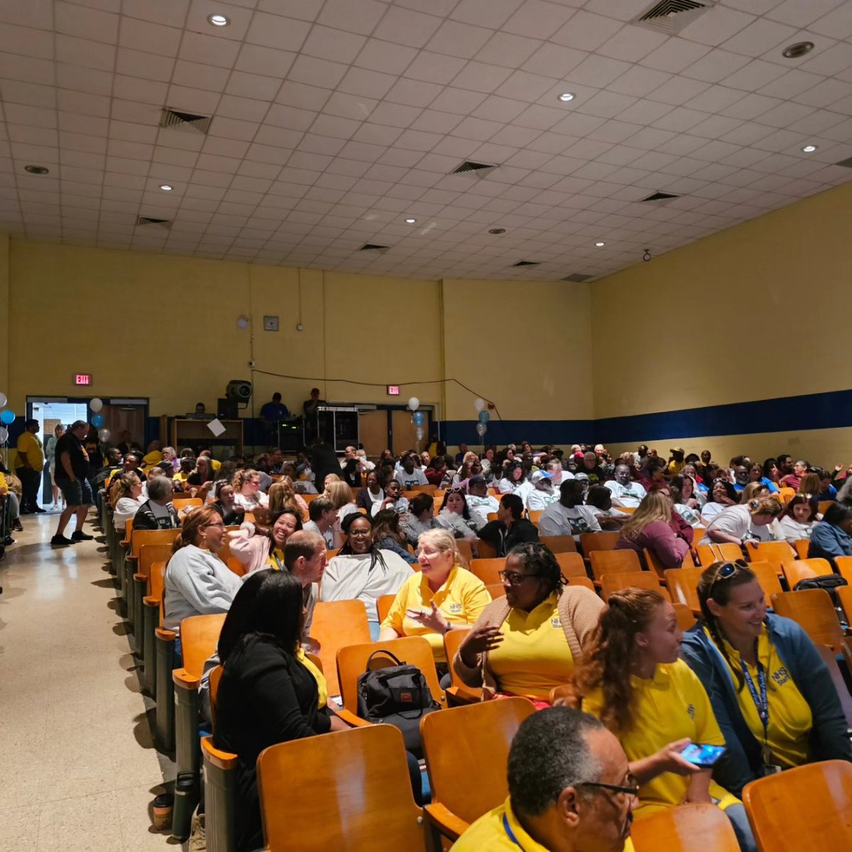 drjbg3's tweet photo. Thank you to Dr. Martin and Northampton County Public Schools @ncpsalerts for inviting me to speak yesterday. I really enjoyed the energy and enthusiasm from the team. Remember, love your kids, love each other, and work together for success!!! #FutureNavigation #NCPSFamily https://t.co/NfQhbGz0HG