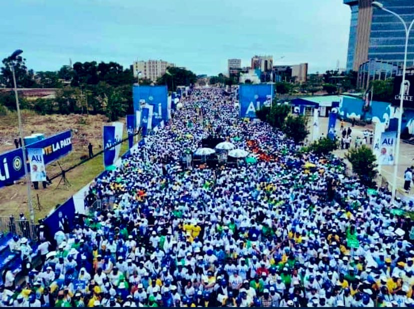 OkawheRavell's tweet photo. Que dire de plus les images parlent d’elles-mêmes le @pdg2R a montré qu'il demeure le parti de masse. Demain ce sera une victoire cash par K.Ô pour notre Champion le @PresidentABO et tous les candidats investis par notre parti.
#Gabon 
#MaVoixCompte 
#AliPourTous 
#JeVote2022 https://t.co/Mh3mzrrM01