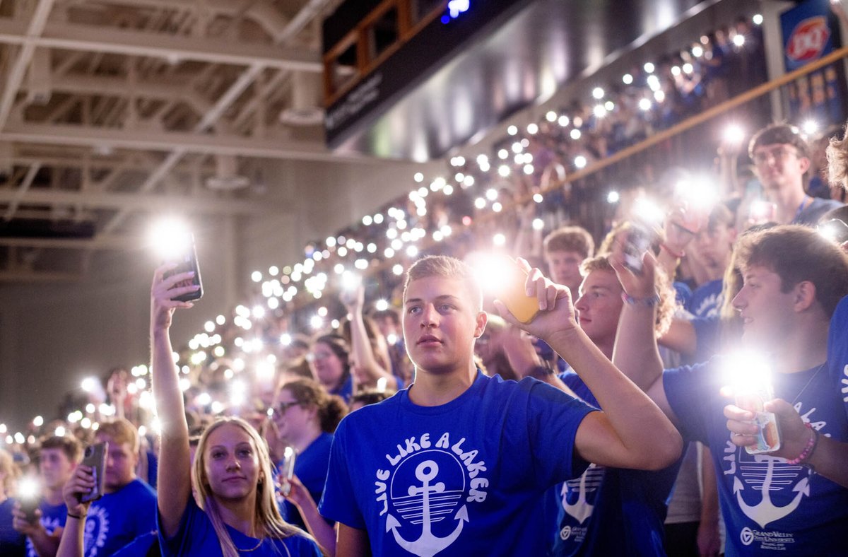PhillyGVPres's tweet photo. A Convocation unlike any in GVSU's history! Thanks to everyone who packed the Fieldhouse to welcome the largest incoming class GVSU has ever seen! https://t.co/sMwALRya9f