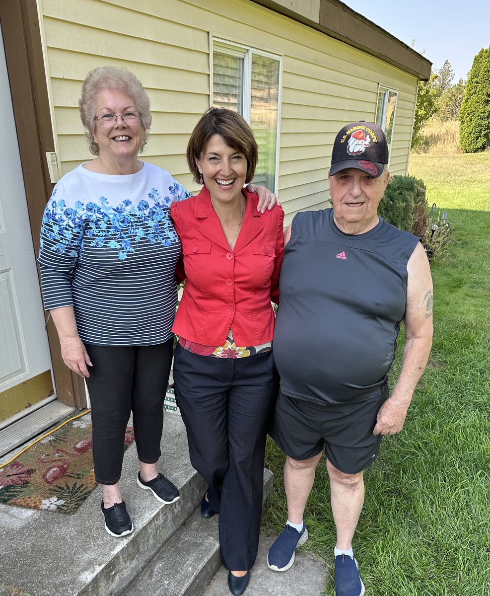 CarlGuardino's tweet photo. “Experiencing is Believing!” Eastern Washington &amp; our entire Country is fortunate to have ⁦@cathymcmorris⁩ as Chair of the House Energy &amp; Commerce Committee. Like ⁦@TaranaWireless⁩ &amp; ⁦@ImaxNetworks⁩, she’s committed to affordable, reliable, high speed broadband! https://t.co/pVl0nEWmmn