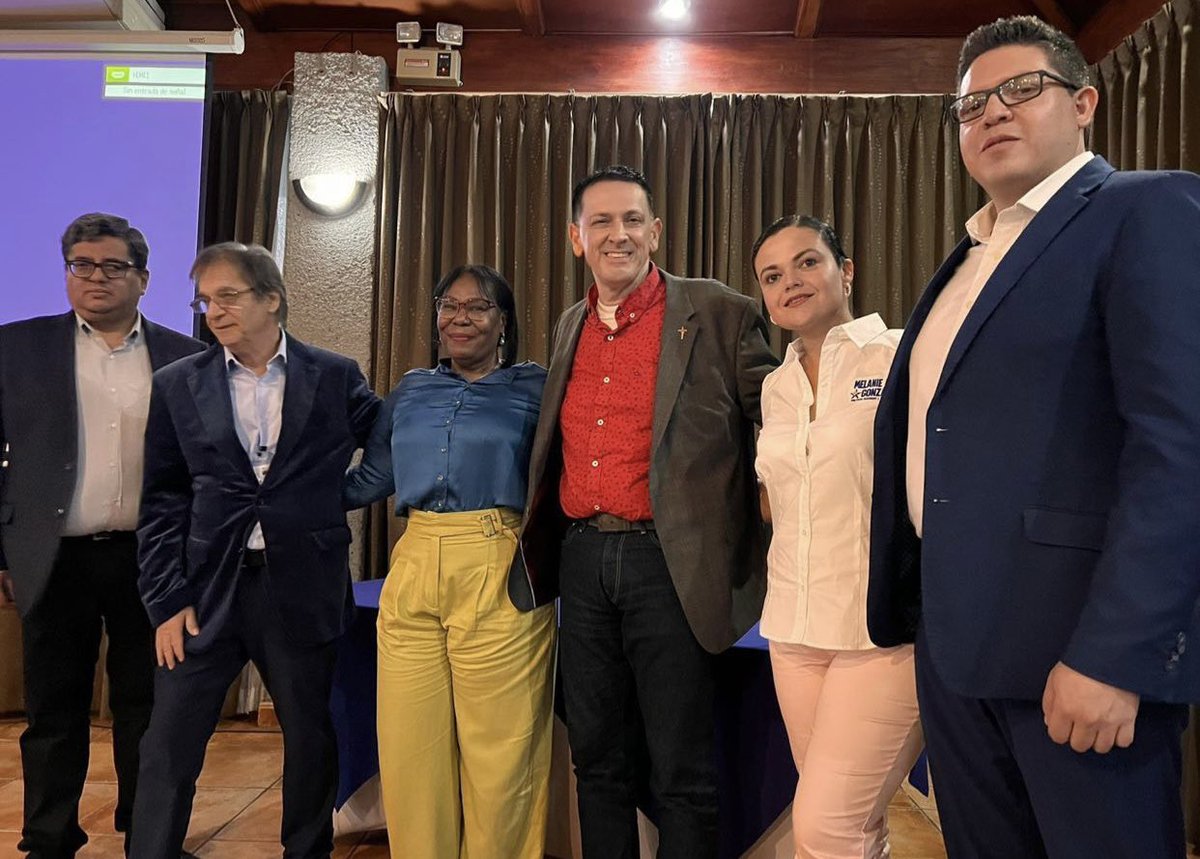 por 𝐩𝐫𝐢𝐦𝐞𝐫𝐚 𝘃𝗲𝘇 <a href="/AlacopLatam/">ALaCoP</a> tiene una Presidenta Dominicana 🇩🇴👏🏽 Felicitamos nuestra CEO <a href="/nidiapaulinov/">Nidia Paulino Valdez</a> y la nueva directiva 23/24 #ComPolRD