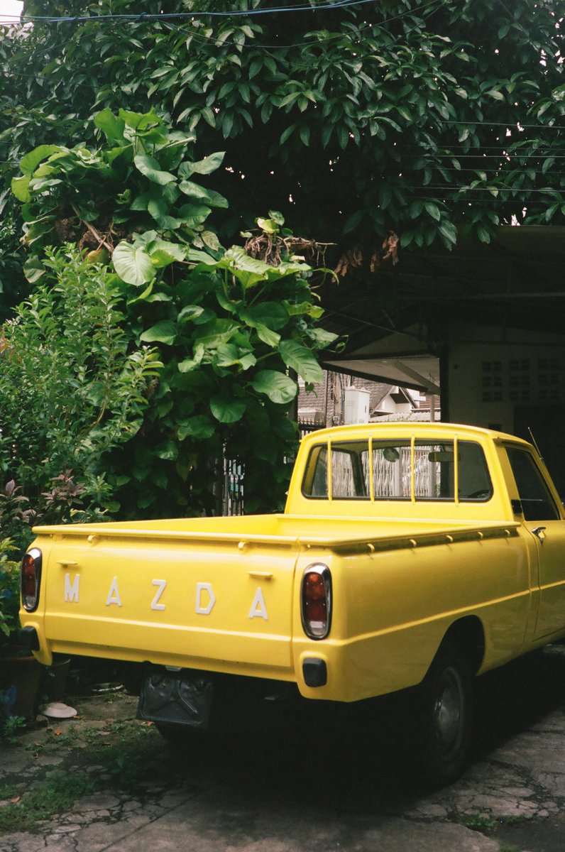 mrbotels's tweet photo. chiang mai snaps 📸

📷 agfa optima 1035
🎞️ kodak porta 400

#film #porta400 https://t.co/ATR1PuzzjZ