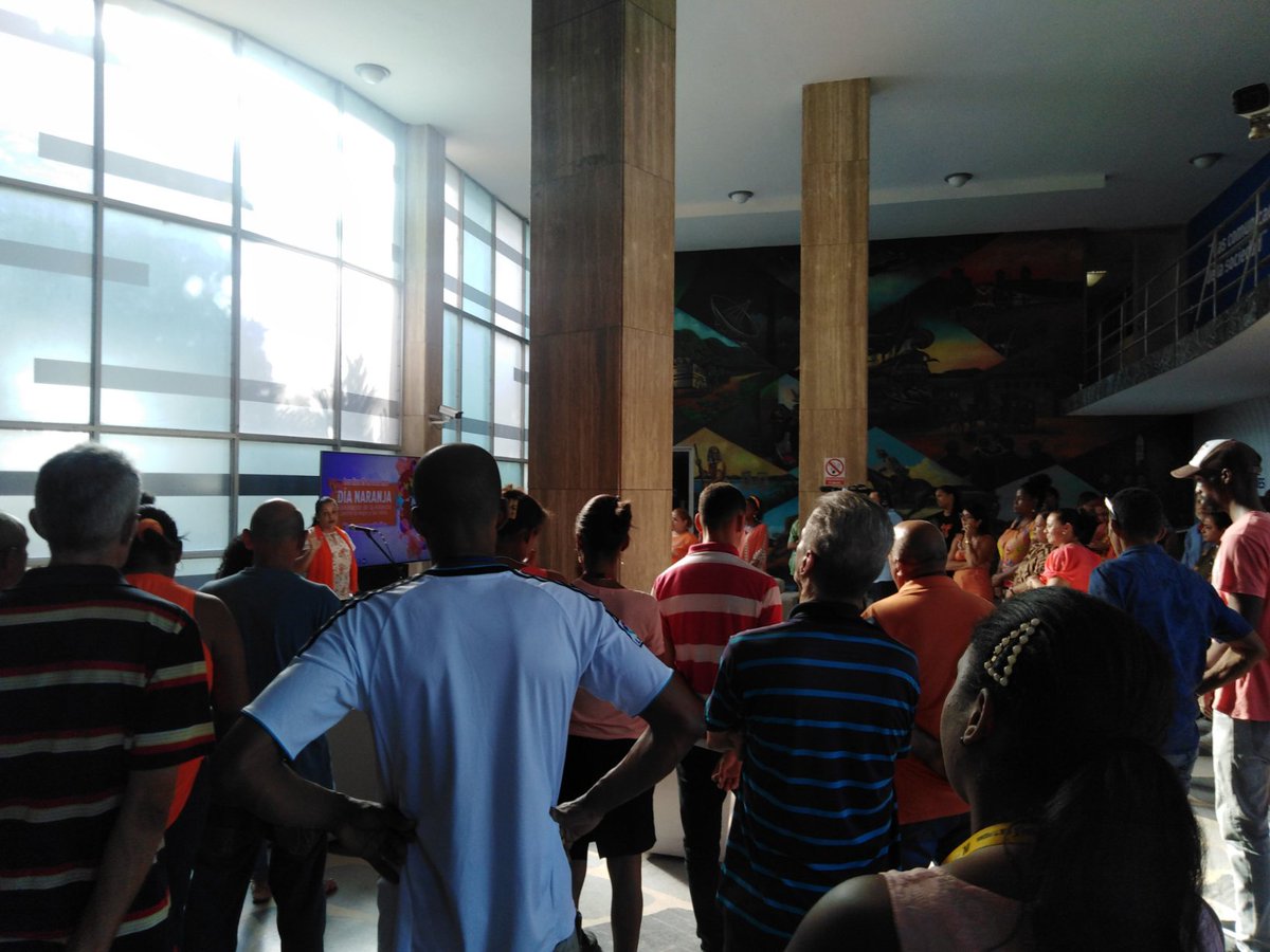 isisap's tweet image. Matutino especial #Mincom #DiaNaranja No a la violencia contra la mujer