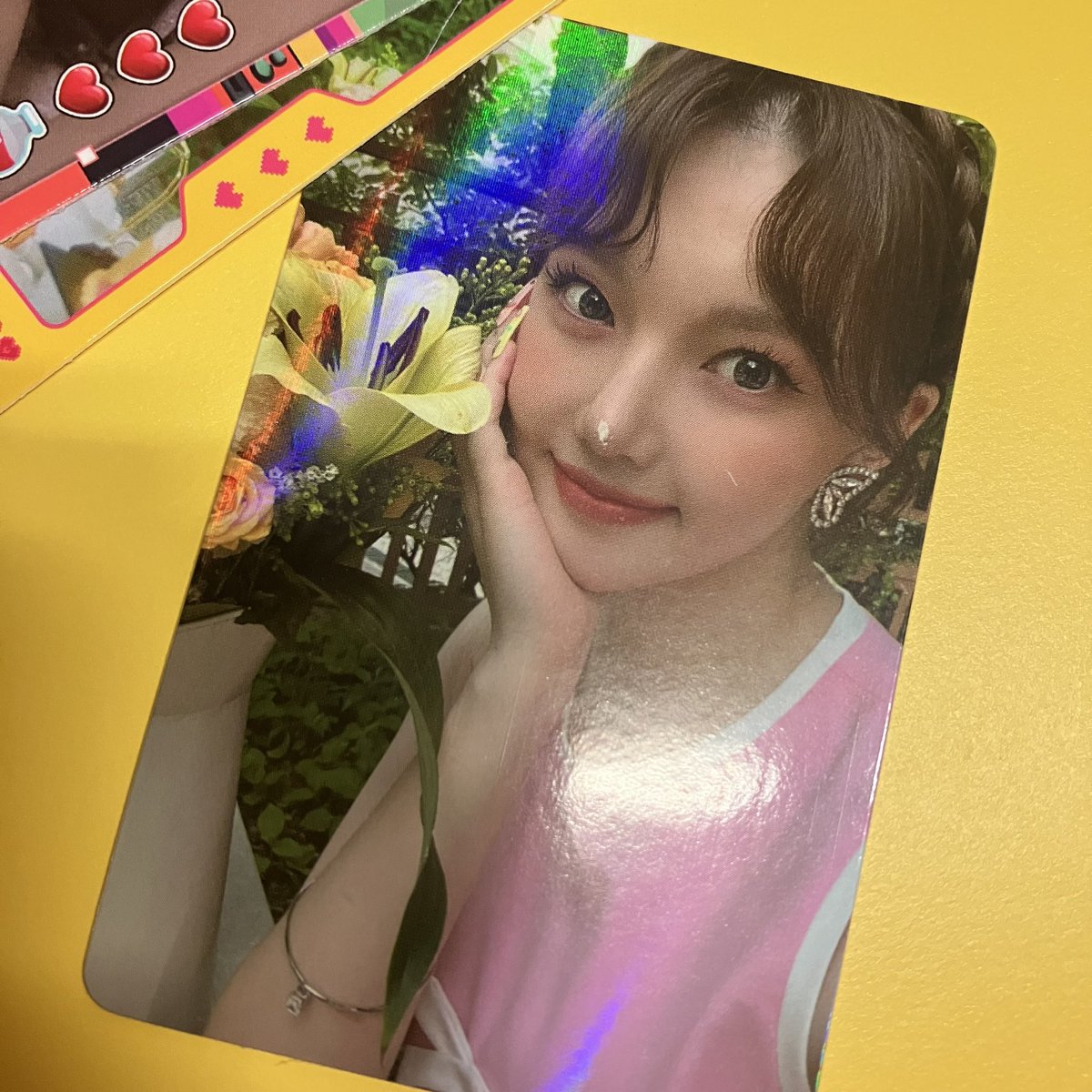 iloveeveryn's tweet photo. 이거구나 옐니 매니저 웅니가 제일 조아한다는 포카 ~~ https://t.co/EFBDHyFbpP