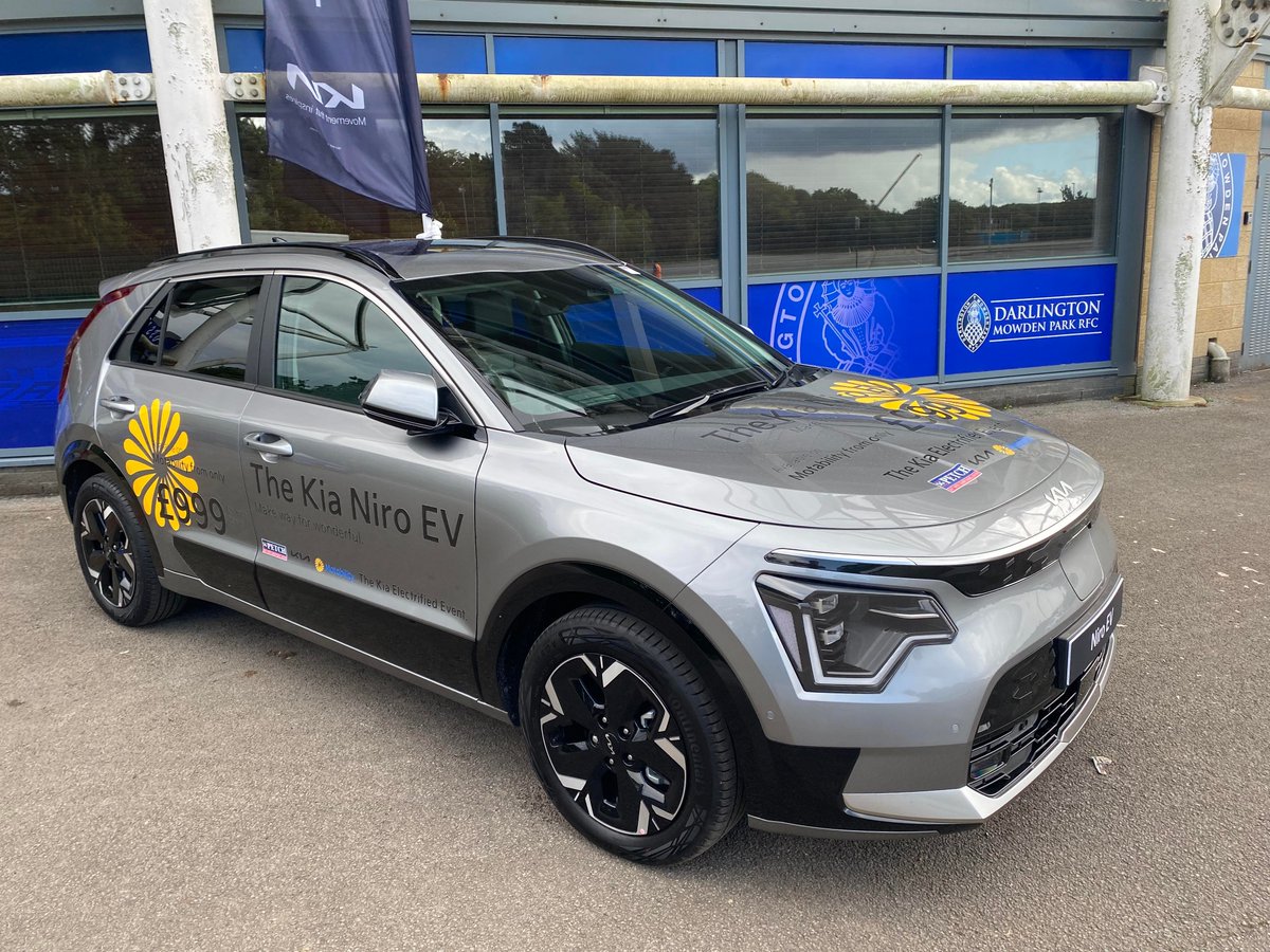 MowdenPark's tweet photo. 🤝 A big thanks to tonight's match sponsors @sgpetch for their ongoing support of the club!

🚙 Keep an eye out for some of the new Kia range situated around the Arena this evening. 

#MowdenFamily #SGPetch https://t.co/qC7htaOoZd