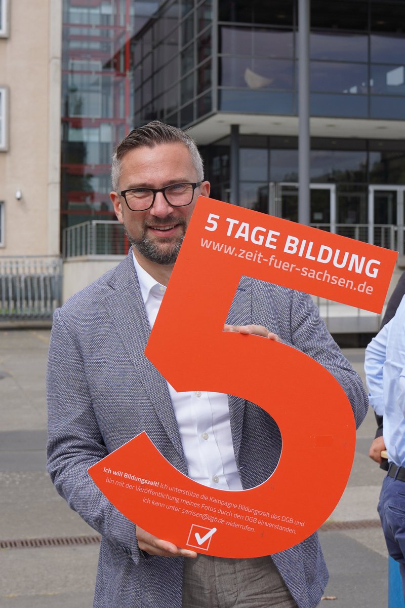 📝 Jetzt geht's los! Ab sofort werden Unterschriften für den Volksantrag „5⃣Tage Bildungszeit für #Sachsen“ gesammelt. Ich unterstütze den Volksantrag ausdrücklich. Die #Bildungszeit ist ein wichtiges Instrument, da die Anforderungen an die Beschäftigten ständig steigen. 🧵👇