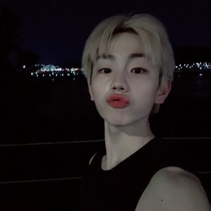 dailywonjun's tweet image. Late night wonjun ⭐️

#원준 #WONJUN