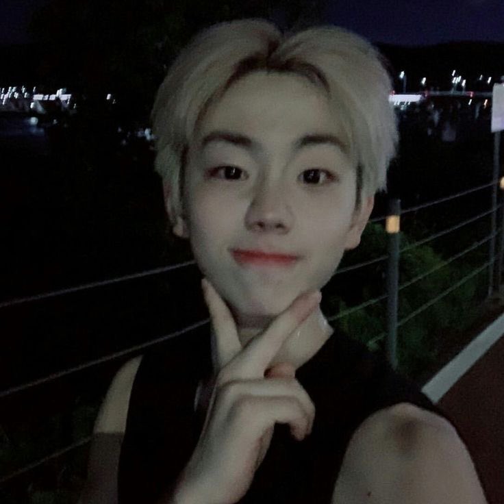 dailywonjun's tweet image. Late night wonjun ⭐️

#원준 #WONJUN