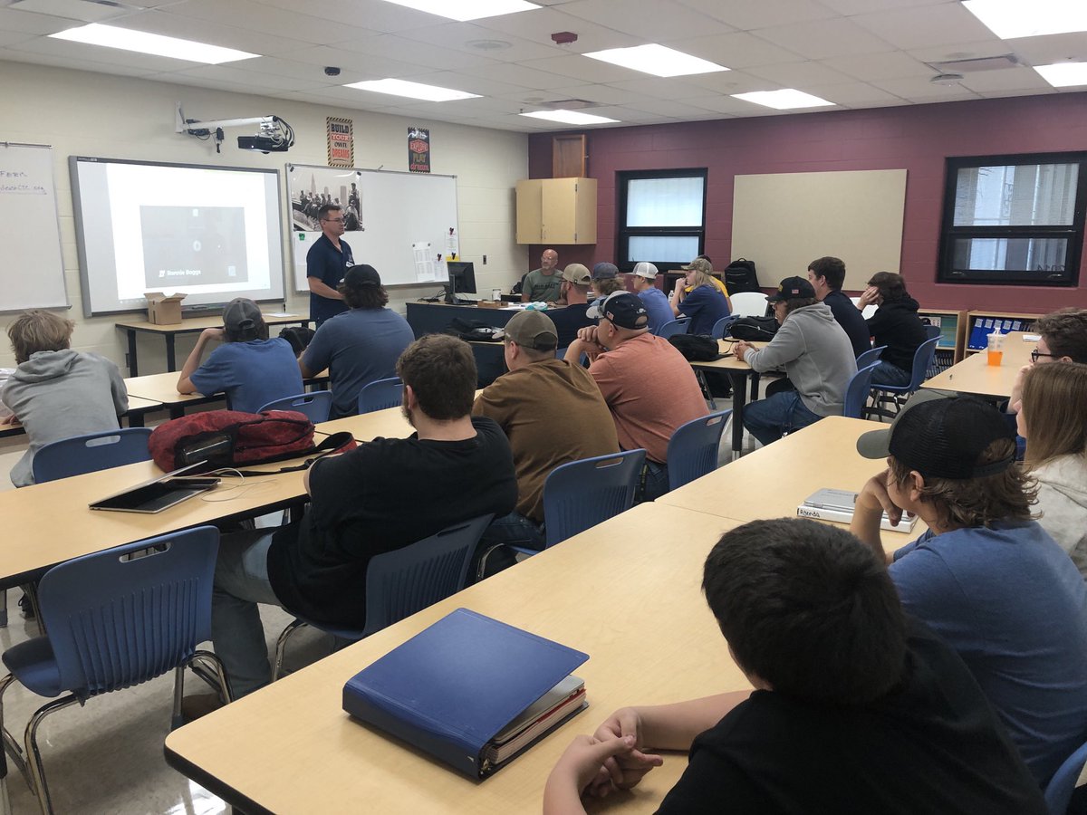 Jeremy Welch from the Carpenters Union Local 356 in Marietta is here today speaking to our Construction Technologies students about career opportunities and benefits of a job in the trade. #MECTC #ConstrictionTechnologies #AllRoadsLeadToAJob