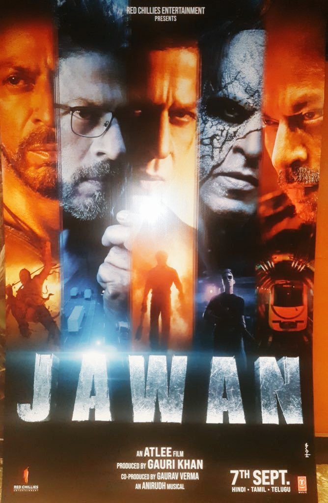 Nayanism09's tweet photo. #Jawan New motion poster 5 Fight sequence and 5 different looks of #SRK and 1st with mummy style 2nd one container chasing 3rd in fire back from 4 th with our #ladysuperstar #Nayanthara ❤️ 5th bald sharuk at metro 💥🚀
#sharuk #SRKians #SRK𓃵 #Atlee https://t.co/rmjDX1dS1D