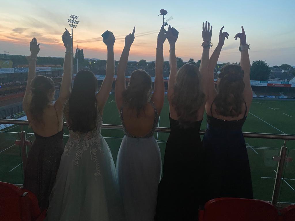 newentschool's tweet photo. Well done to all our Year 11 students. They have shown incredible resilience and support for each other. Well done! 
Please click here to have a read of their successes:
https://t.co/V7PzfyhLxs https://t.co/lTF5u4wYdW