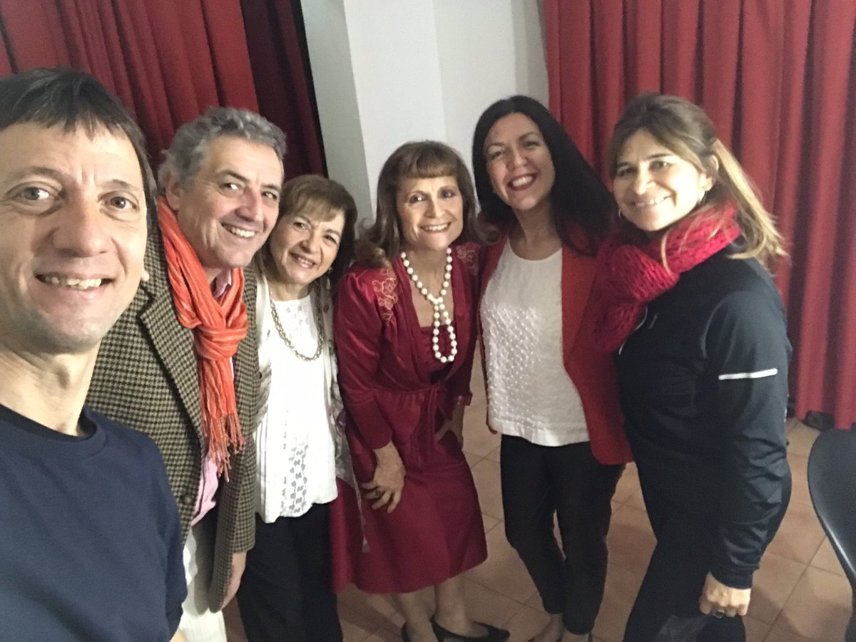 ComediaDelPilar's tweet photo. #viernes ☀️ en Torrente Espacio Teatral por comenzar una nueva función para estudiantes 👏🎭👏🎭 https://t.co/WsHNFMju4W