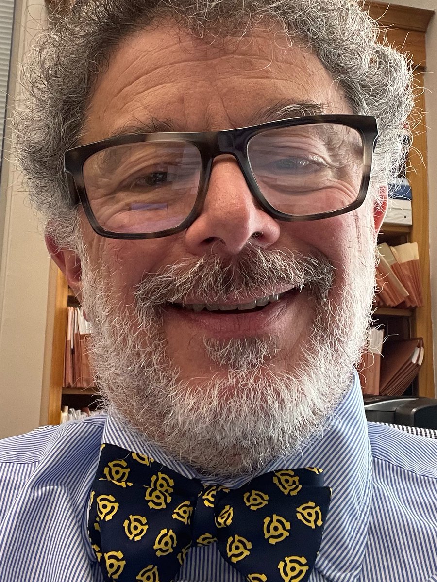 sdbeck's tweet image. First Friday of classes @LSU, and we have our Experimental Music/Digital Media #EMDM seminar today. It's Happy #bowtiefriday with a quiz. What is on my tie? (wrong answers only) 

@rubin_allergy @kjdelay1 @BobMackey1 @OMETinyHeartsMD @trottsumo @bovanhook @AkSedai606