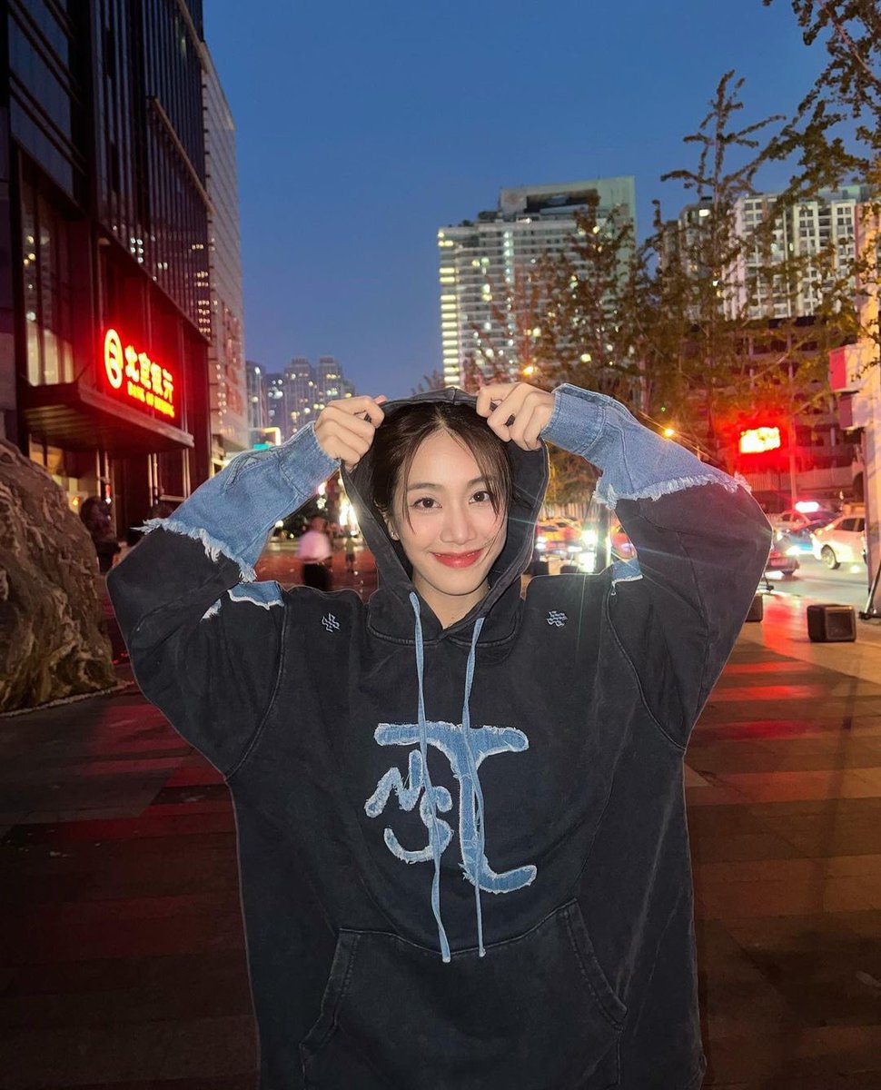 หนีฮ่าว พี่มายด์กับประเทศจีนตอนช่วงเวลาแบบนี้ไวบ์ดีมากเลย girlfriend material no.1 ตลอดไป y y