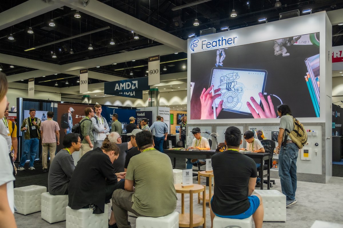 feather_3d's tweet photo. We are back from #SIGGRAPH2023!
Feather was introduced through the exhibition and Appy hour presentation.

🙌The exhibition with a live drawing show, a collection of user stories, and an experience zone.
🥰Special thanks to our users for the interview!

#feather3d #3dsketchbook https://t.co/yBZCGHReW1