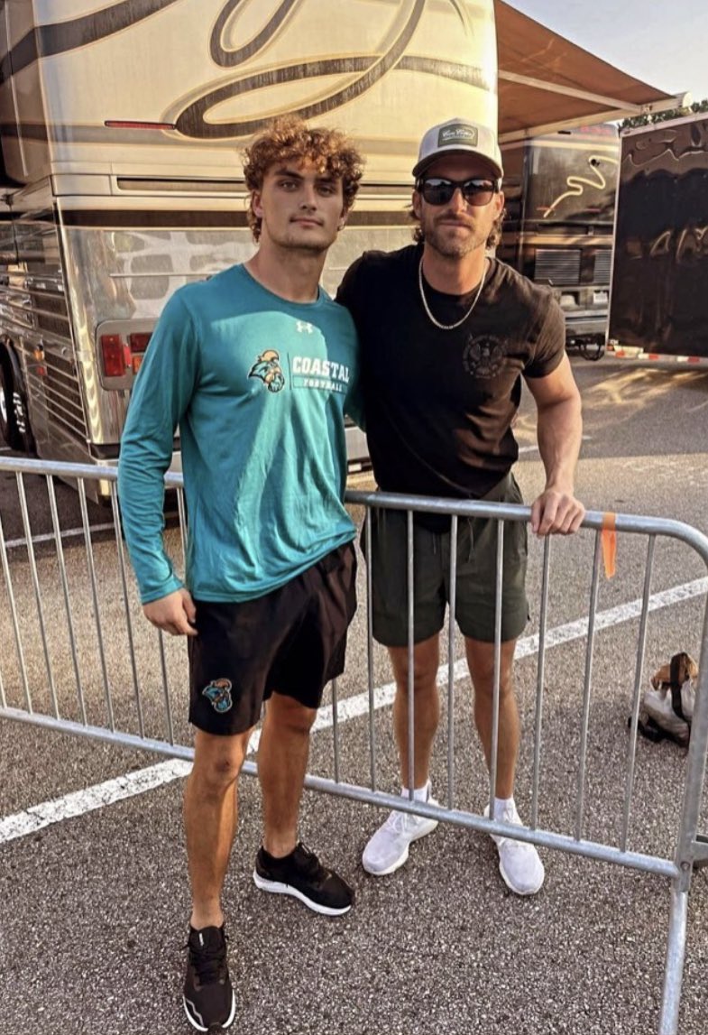 Our NIL Athlete <a href="/SpencerKishbau2/">Spencer Kishbaugh</a> meeting with <a href="/RileyGreenMusic/">Riley Green</a> down at Coastal Carolina last night! 

<a href="/VAPORTRAIL2471/">VAPORTRAIL247 SPEED TRAINING</a> <a href="/VaportrailSouth/">Vaportrail South Speed Training</a> <a href="/CoastalBarstool/">Barstool CCU</a>