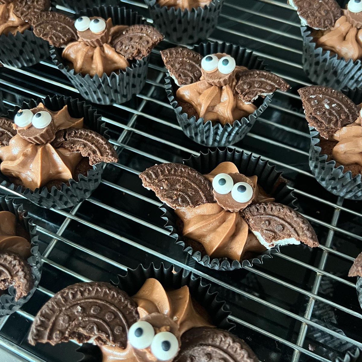 AJGlaves's tweet photo. When youโre Goth but you also like to Bake! #goth #baketime #reecespieces #littlegothbakery #fridaymorning https://t.co/LRVMcw60gh