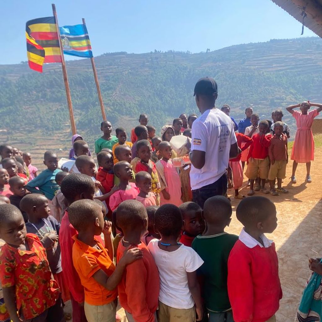 bridgetohealth_'s tweet photo. Ronald, one of our East African Education Fund recipient, returned to his village, using his training to spread oral health awareness. Paying it forward for healthier smiles and brighter futures. 📷📷 #BridgeToHealth #PayingItForward https://t.co/ZHFIA86D4i