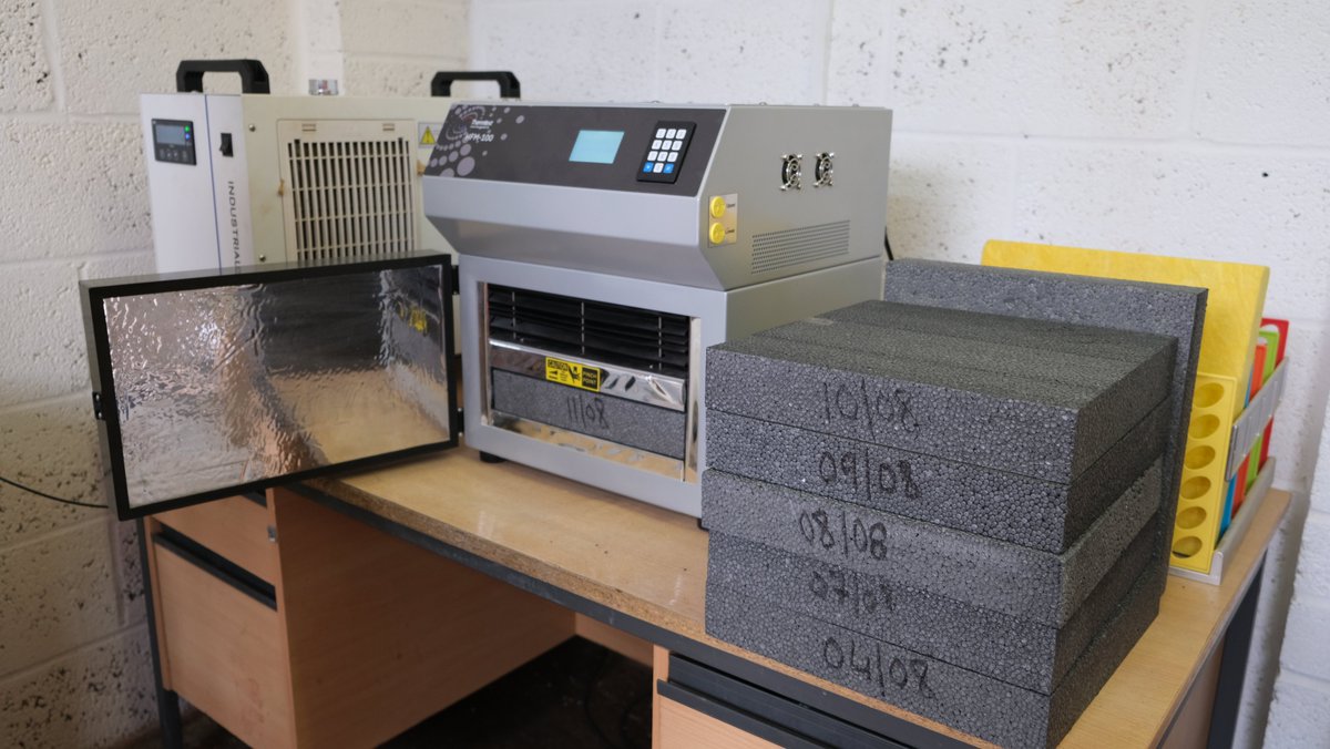 Testing, testing 🎙️  

Every day we test our EPS for thermal performance and strength, making sure our customers get excellent U values, every time.   

Find out more: nuspan.co.uk/quality-accred…