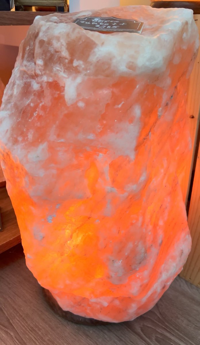 Let the warm embrace of a salt lamp illuminate your path to serenity. In its gentle glow, find solace, tranquility, and a moment to reflect. #selfcare #wellness #selflove #Cleveland #Cle #ClevelandSpa #NortheastOhio #NorthRoyalton #saltlamp #saltlampglow