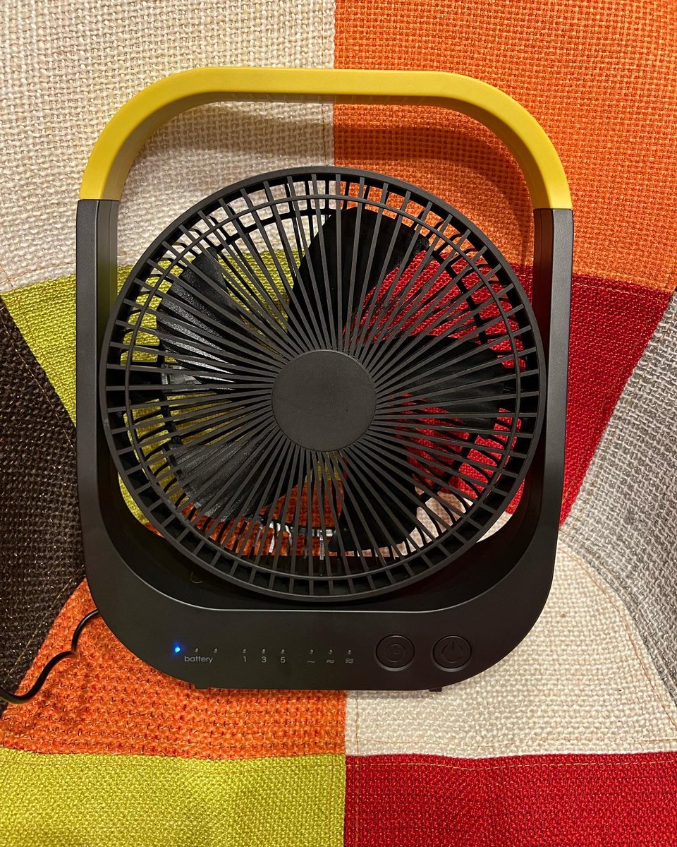 FreeStyle_Shige's tweet image. 神対応の
#TOPLAND
に大感謝🙇

充電ケーブル無くして規格聞いたら
まさかのケーブル無償提供していただいて
無事充電開始🙇

最高にありがとう
#トップランド