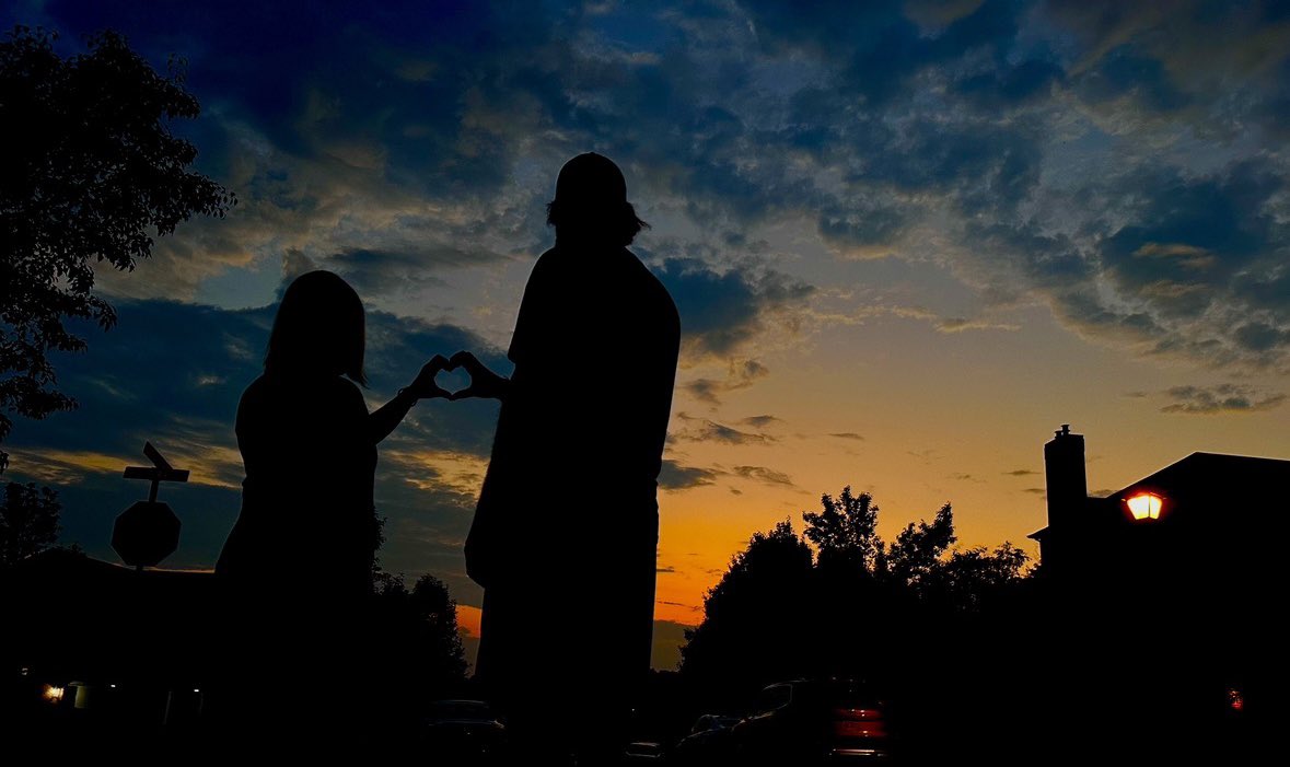 Ms_Giulia_Art's tweet photo. Photo 1 students are working on their sunset silhouette projects! Awesome job Callie, Will, Elaina & Juliet #firebirdart #photoclass #sunsetphotography https://t.co/PvLXzKLKWX