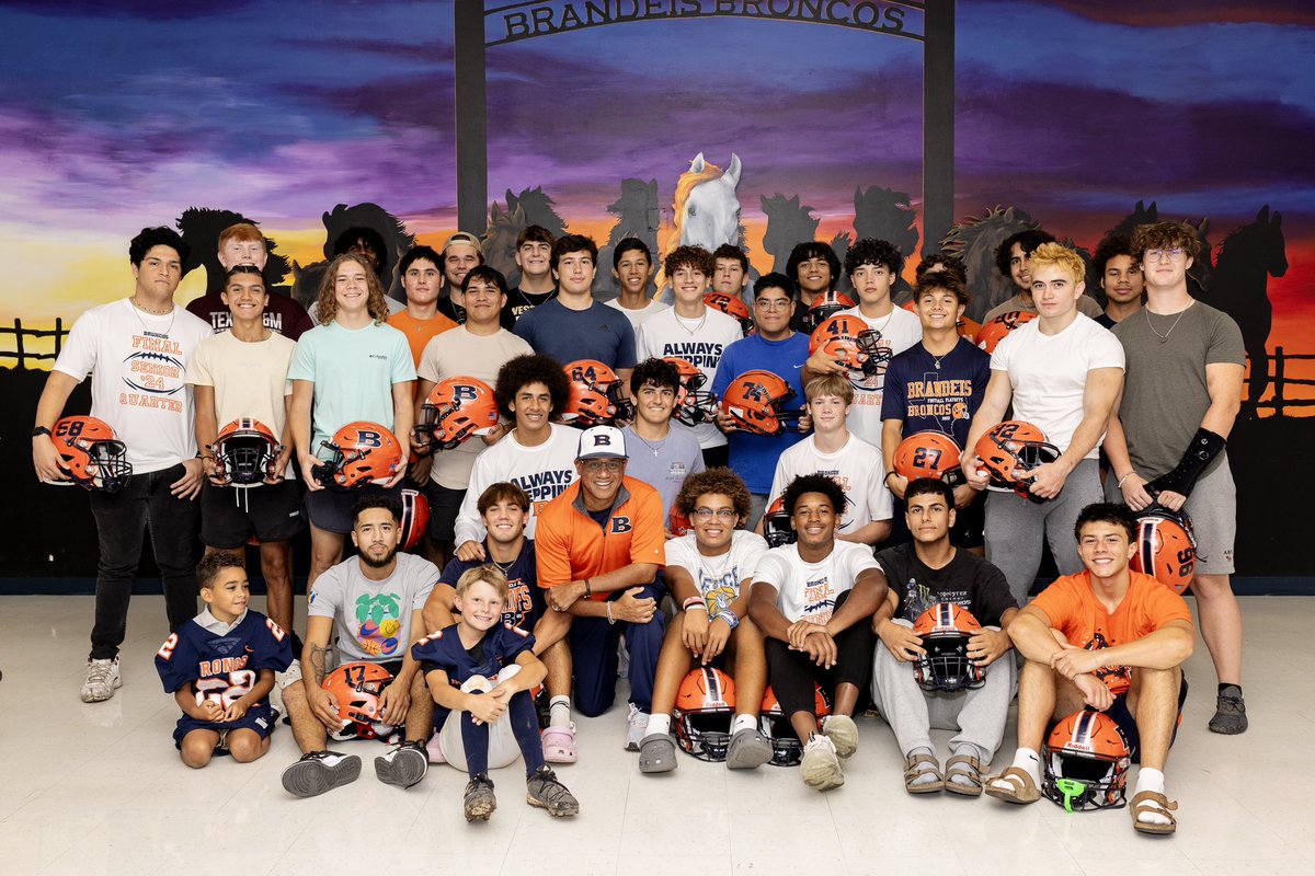 robinjansky's tweet photo. Decals with Dads Photos available to download. Just click on the link and follow the instructions. #traditions #crush #decalswithdads
@BroncosBrandeis
https://t.co/nLp9vHimhM https://t.co/zTHEruYJ0N