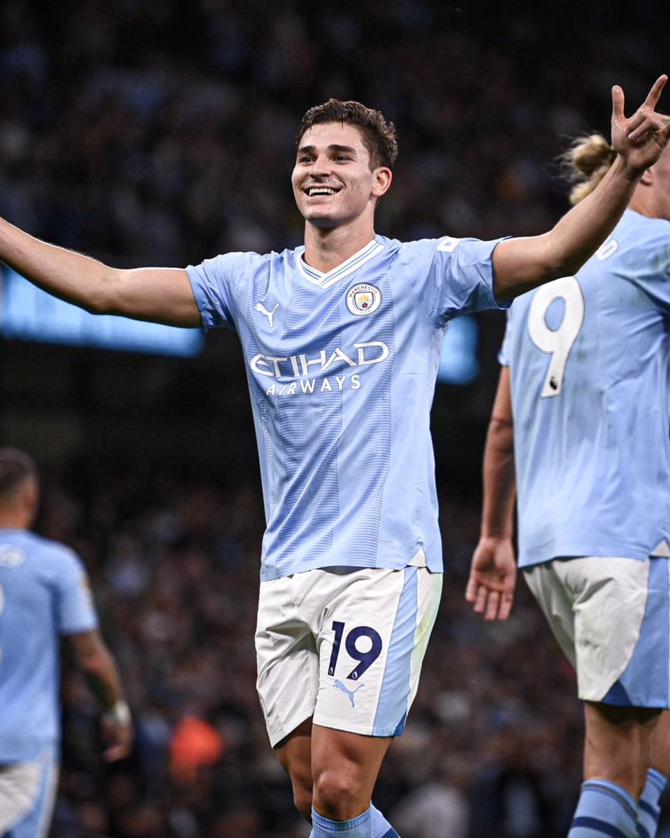 lewiswalkden's tweet photo. [🤔] #ManCity fans, would you start Jack Grealish or Julian Alvarez vs Sheffield United? 🔵💬 https://t.co/v7Y6Hf6FEj