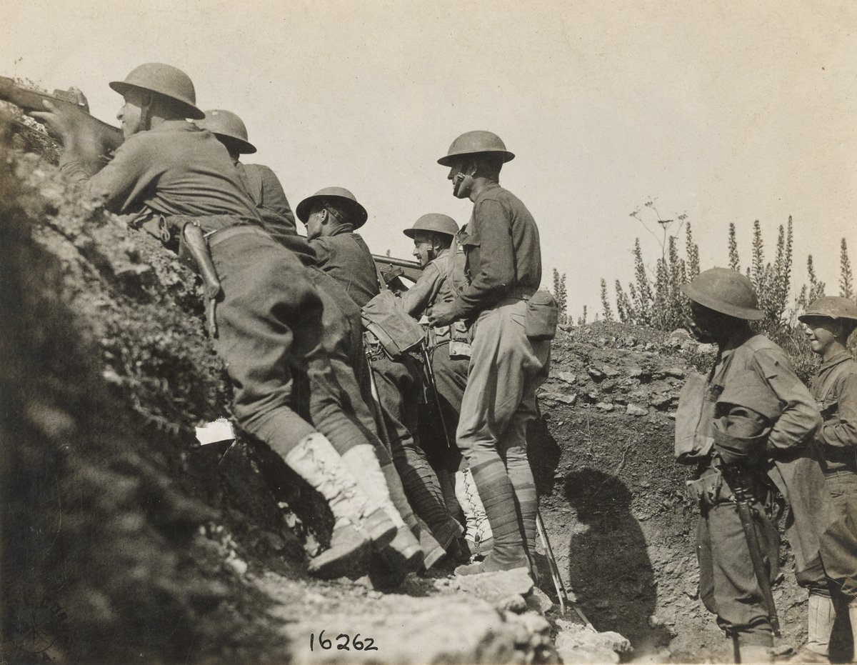 USArmyMuseum's tweet photo. Visit the @USArmyMuseum to see the history of the @82ndABNDiv from #WWI to the modern era.
#alltheway #eightydeuce #allamericandivision
Plan your free visit to explore @USArmy history through #SoldierStories: https://t.co/EX9AdPkHYx https://t.co/dScYpTl920