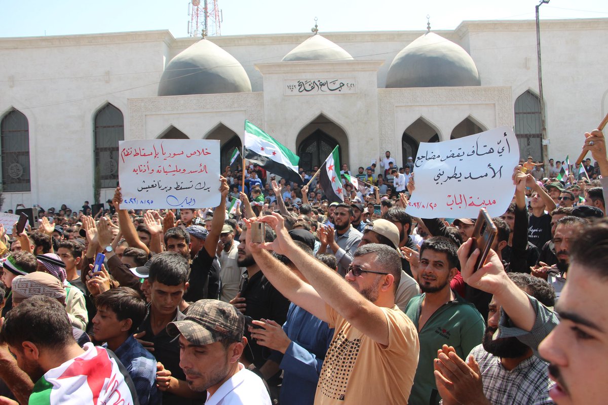 syrianetf's tweet photo. Today's massive demonstration in the city of Al-Bab in the northern countryside of Aleppo governorate, Syria. 

#الثورة_السورية_العظيمة https://t.co/JqEVDXnX6A