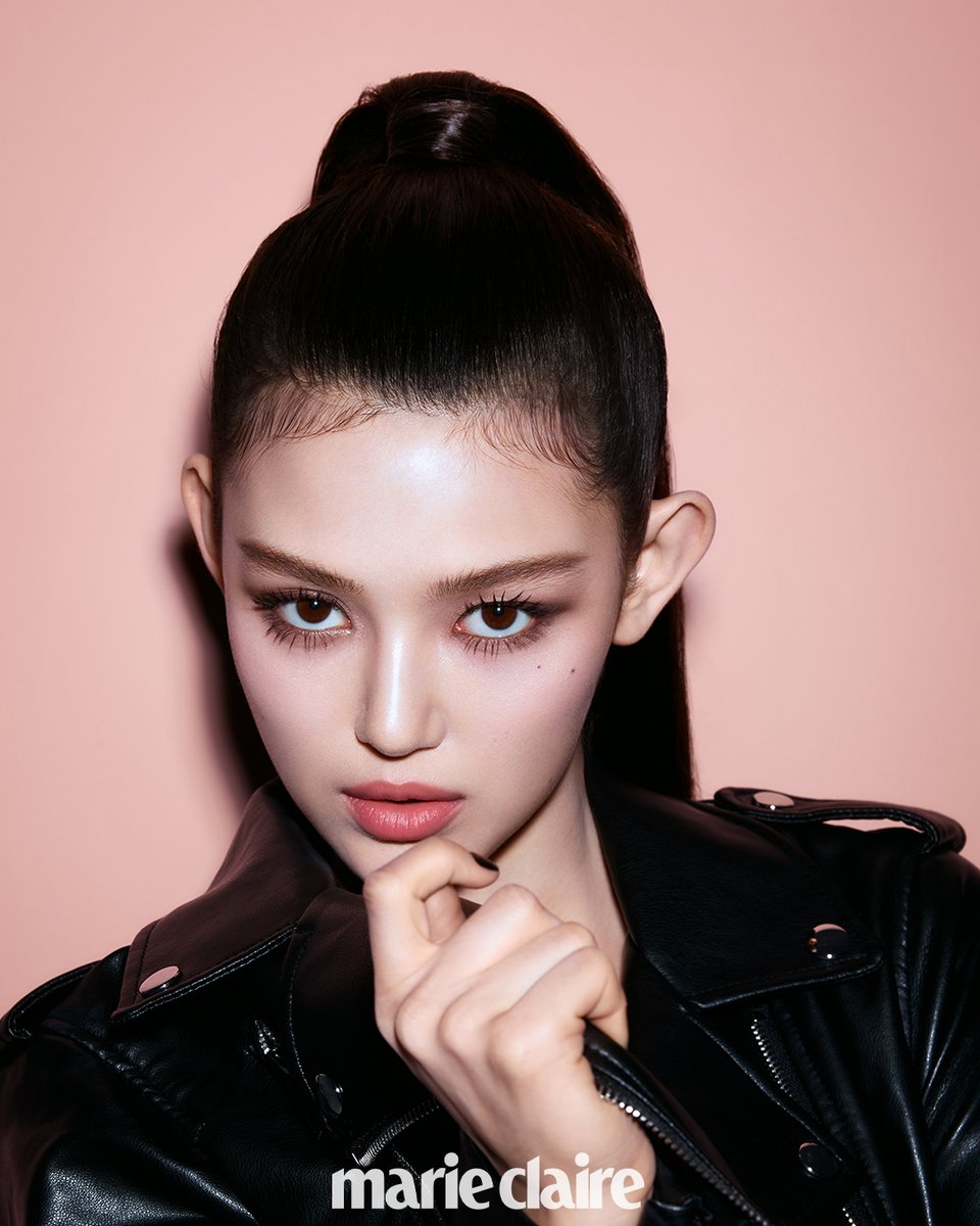 NewJeans_ADOR's tweet photo. 🖤 @yslbeauty 

#광고 #입생로랑뷰티 #꾸뛰르미니클러치 
#NewJeans #뉴진스 #DANIELLE #다니엘 https://t.co/wYaeNNyxrN