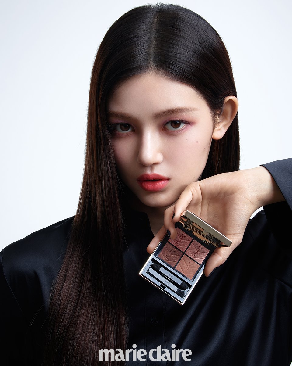 NewJeans_ADOR's tweet photo. 🖤 @yslbeauty 

#광고 #입생로랑뷰티 #꾸뛰르미니클러치 
#NewJeans #뉴진스 #DANIELLE #다니엘 https://t.co/wYaeNNyxrN